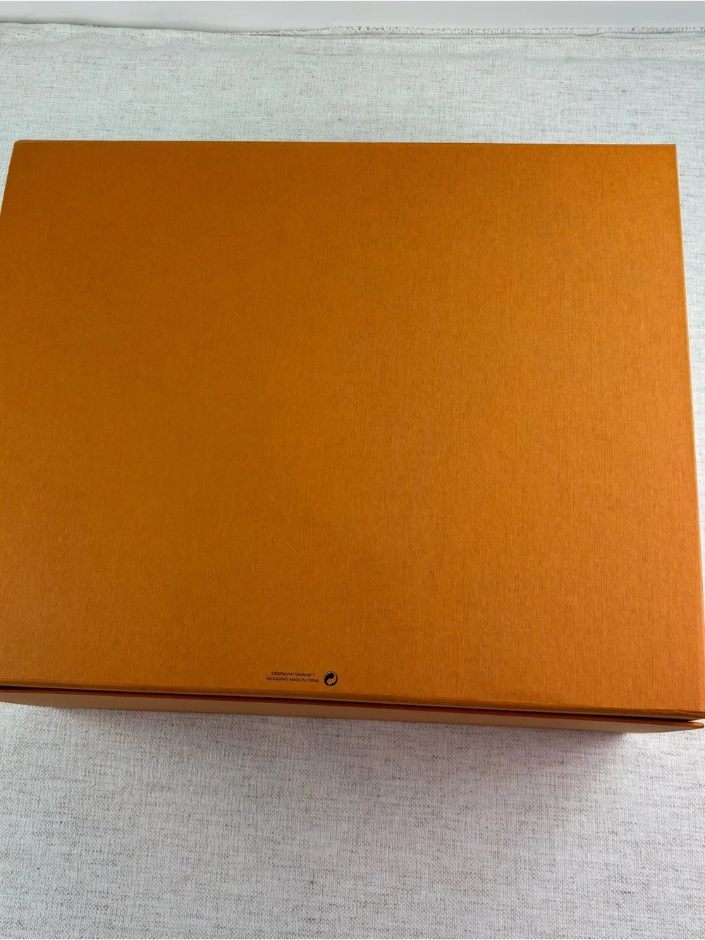 Louis Vuitton authentic signature‎ large Orange Box Black Logo magnet closure